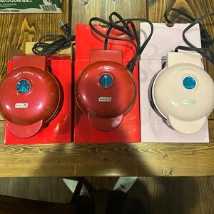 Bundle of Dash Wafflemakers